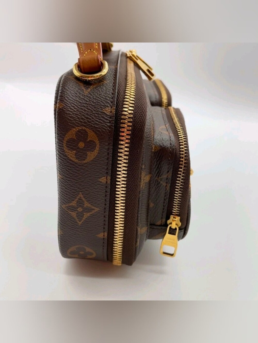 Louis vuitton Monogram Utility Crossbody M80446 W/Box/Dustbag/Strap/Coin pouch - Picture 8 of 16